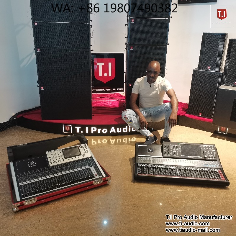 Audio Music Live - 32 Channel Digital Mixer Console, Professional